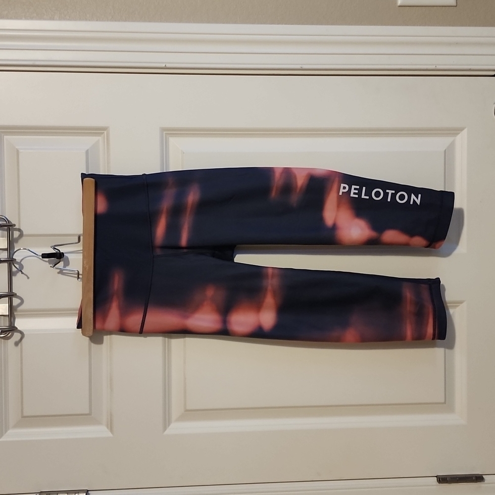 Tie dye/ Reversible Peloton Capri Leggings